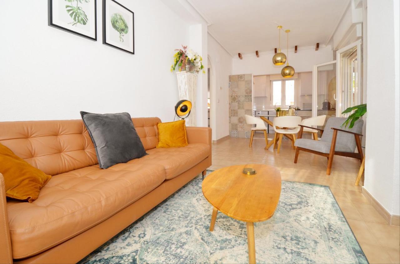 Punta Prima Pleasure With Private Parking In A Gated Community Close To The Beach Торевиеха Екстериор снимка